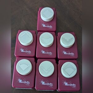 CRAFTERS - SCRAPBOOK - Emagination hole punchers